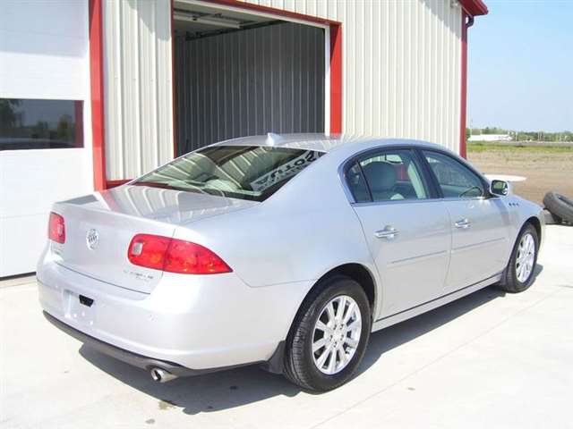 Buick Lucerne 2011 photo 4